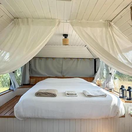 Ericeira Magic Bus With Jacuzzi Carvoeira
